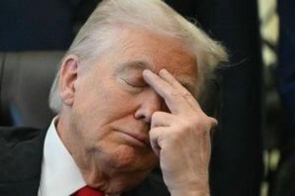 ترامب
      يعاني
      من
      مشكلة
      في
      صوته..
      ويؤكد:
      بسبب
      الصراخ
      على
      الأغبياء..
      فيديو