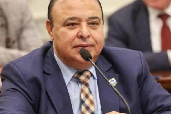 زيارة
      الرئيس
      لأكاديمية
      الشرطة
      رسالة
      واضحة
      لترسيخ
      الأمن
      وبناء