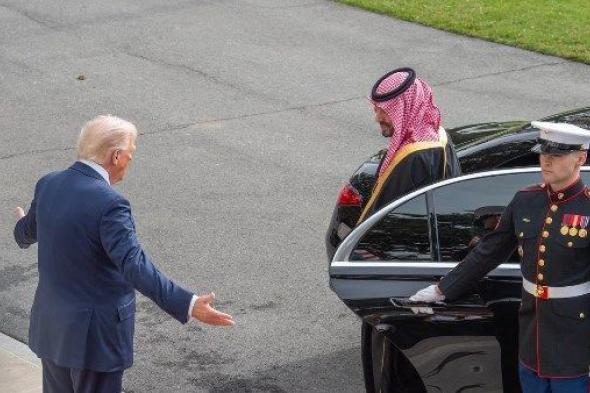 ترامب
      يُدافع
      عن
      ولي
      العهد
      السعودي
      بعد
      إثارة
      قضية
      «خاشقجي»..