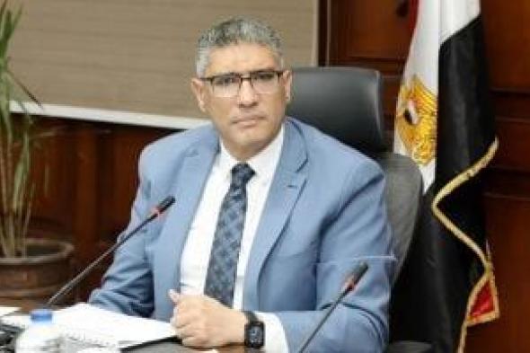 الجيزة:
      تعريفة
      ثابتة
      للسيارة
      بديلة
      التوك
      توك
      ولون
      موحد
      لكل
      حى
      ومدينة