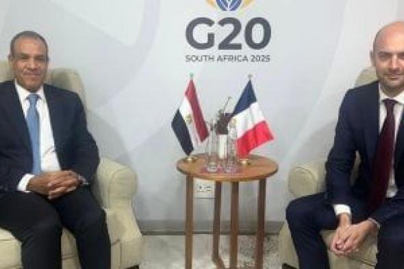 وزير
      الخارجية
      يلتقى
      مع
      نظيره
      الفرنسى
      على
      هامش
      أعمال
      قمة
      مجموعة
      العشرين