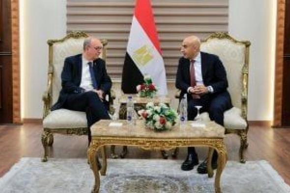 وزير
      التعليم
      يستقبل
      نظيره
      الإيطالى
      لإطلاق
      أكبر
      شراكة
      غدا
      تضم
      89
      مدرسة
      تكنولوجية