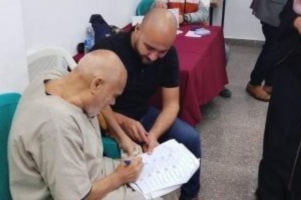 لجان
      عين
      شمس
      والمطرية
      تقدم
      التسهيلات
      لكبار
      السن
      في
      العملية
      الانتخابية