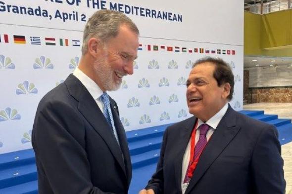 نقاشات
      مكثفة
      على
      طاولة
      أكبر
      منتدى
      اقتصادي
      لاتحاد
      برلمانات