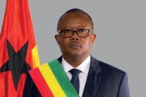 التليفزيون
      الرسمى
      فى
      غينيا
      بيساو
      يعلن
      عزل
      الرئيس
      إمبالو
      من
      منصبه