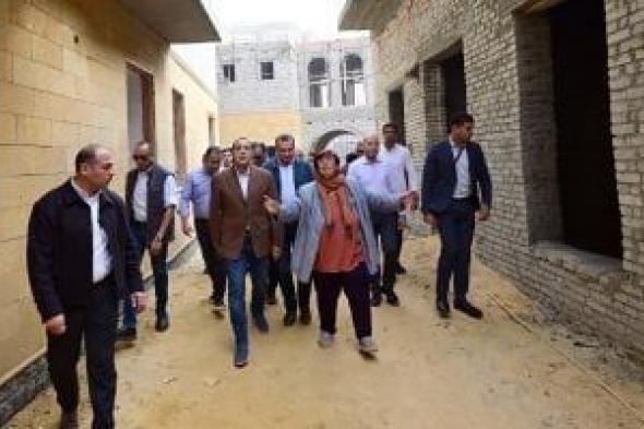 رئيس
      الوزراء
      يتفقد
      أعمال
      إعادة
      إحياء
      منطقة
      درب
      اللبانة