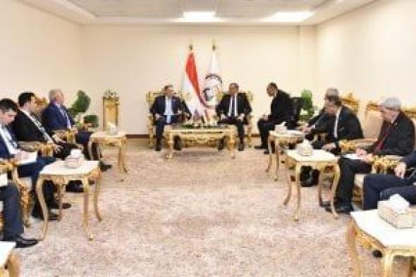 وزير
      الإنتاج
      الحربى
      ووزير
      دفاع
      أرمينيا
      يناقشان
      موضوعات
      التعاون
      المشترك