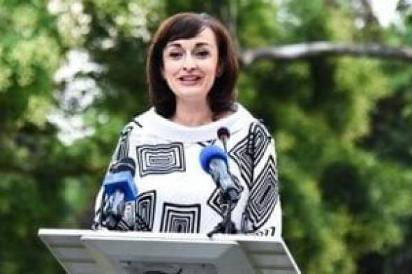 سفيرة
      رومانيا
      بالقاهرة:
      بوخارست
      تجدد
      التزامها
      ببناء
      جسور
      ثقافية
      دائمة
      مع
      مصر