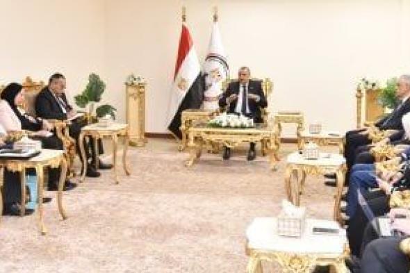 وزير
      الإنتاج
      الحربى:
      نعرض
      لأول
      مرة
      منتجات
      عسكرية
      بإيديكس