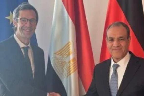 وزير
      الخارجية
      يلتقى
      مستشار
      الأمن
      القومى
      بالمستشارية
      الألمانية