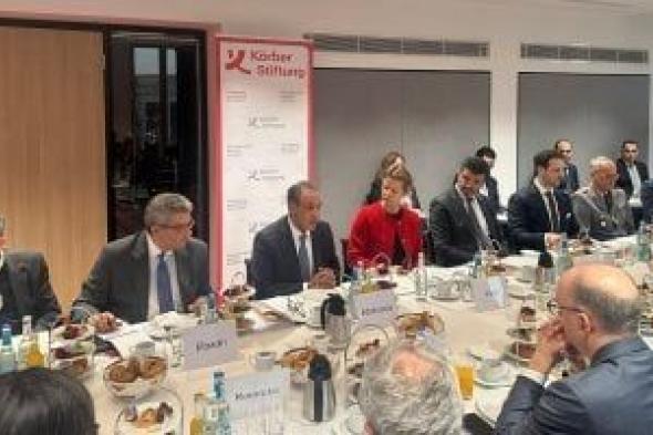 وزير
      الخارجية
      يشارك
      فى
      جلسة
      حوارية
      بحضور
      رؤساء
      وممثلى
      مراكز
      أبحاث
      ألمانية