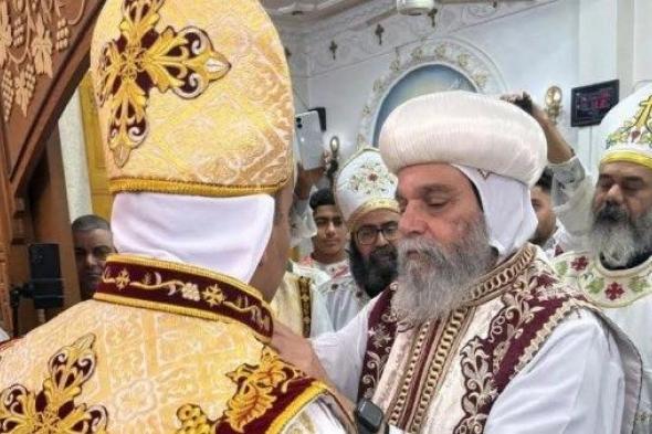 الأنبا
      يؤانس
      يستقبل
      قائد
      المنطقة
      الجنوبية
      العسكرية
      بمطرانية