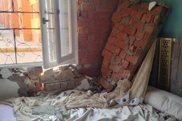 صدق
      أو
      لا
      تصدق..
      "أتوبيس
      المدرسة"
      يقتحم
      "أوضة
      النوم"
      في
      مدينة
      بدر