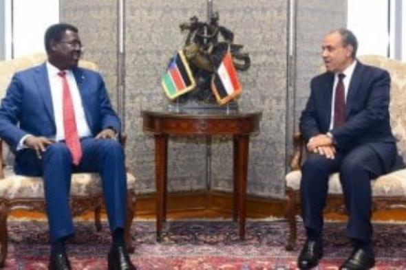 مشاورات
      سياسية
      بين
      وزير
      الخارجية
      ونظيره
      في
      جنوب
      السودان