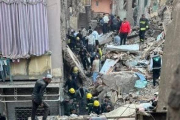 شاهد
      آثار
      انهيار
      عقار
      إمبابة
      وسط
      عمليات
      البحث
      عن
      ناجين
      تحت
      الأنقاض