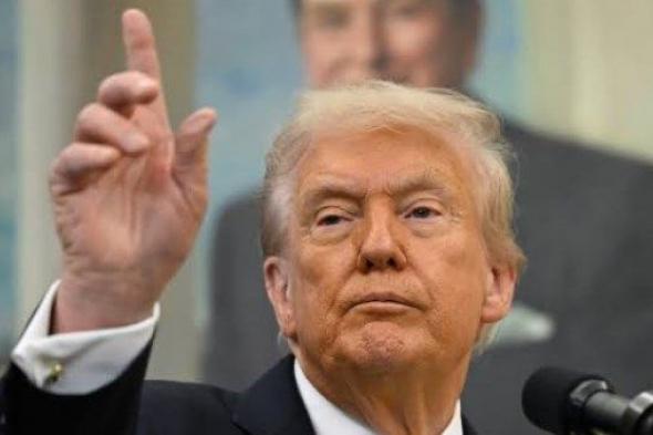 تخليت
      عن
      إبستين
      قبل
      تحول
      قضيته
      إلى
      فضـ.يحة