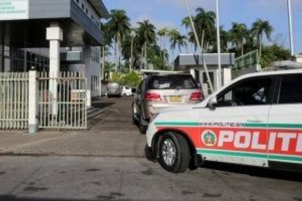 أطفاله
      وجيرانه..
      رجل
      يقتل
      9
      أشخاص
      طعنا
      فى
      سورينام
      شمال
      أمريكا
      الجنوبية