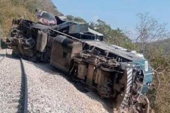 مصرع
      13
      شخصا
      وإصابة
      98
      آخرين
      إثر
      انقلاب
      قطار
      ركاب
      فى
      المكسيك..
      فيديو