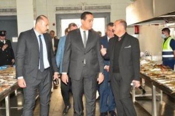 المحامى
      العام
      ورئيس
      نيابة
      حلوان
      يجريان
      تفتيشا
      على
      مركز
      إصلاح
      15
      مايو..
      صور