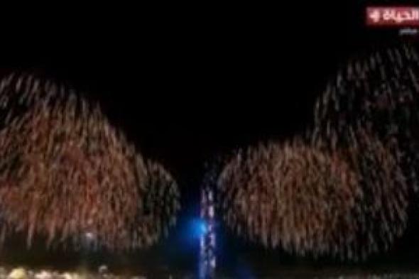 عروض
      ضوئية
      مبهرة
      فى
      احتفالات
      رأس
      السنة
      من
      العاصمة
      الجديدة