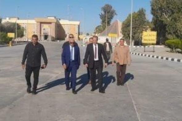 محافظ
      شمال
      سيناء
      يتفقد
      معبرى
      رفح
      والعوجة
      لمتابعة
      دخول
      المساعدات
      لغزة