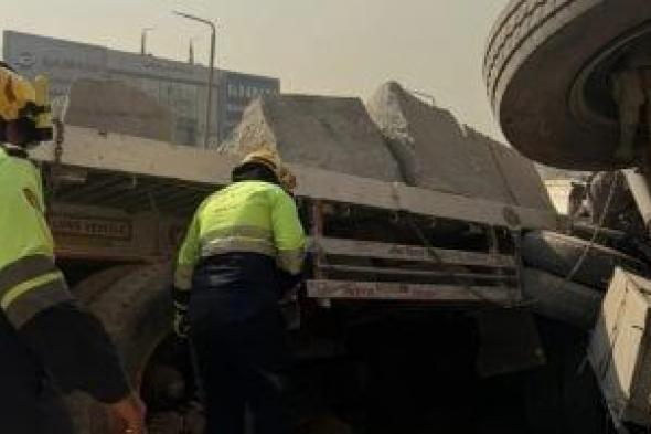 معاينة
      حادث
      شق
      التعبان
      يسفر
      عن
      تهشم
      7
      سيارات
      ومصرع
      2
      وإصابة
      3
      آخرين