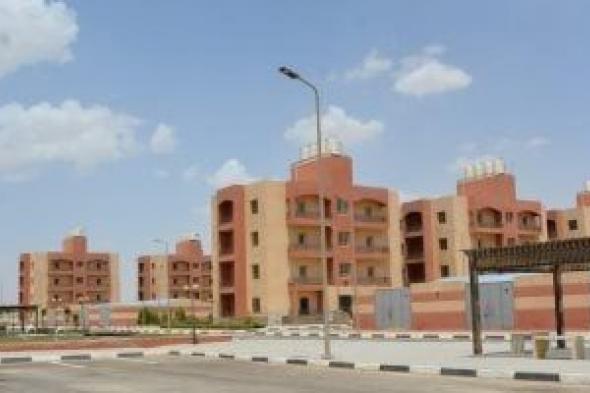 مجلس
الوزراء
يستعرض
تسليم
256
عقد
وحدات
سكنية
لمشروع
الديسمى
الحضارى