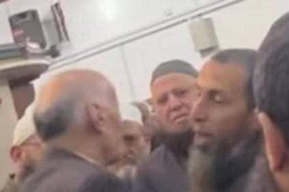 نذرتهم
      لله
      وراض
      بقضائه..
      كلمات
      مؤثرة
      من
      والد
      الأشقاء
      الـ5
      في
      جنازتهم
      ببنها