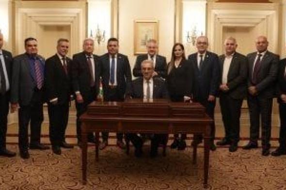 اللجنة
      الوطنية
      لإدارة
      غزة
      تبدأ
      أعمالها
      برئاسة
      المفوض
      العام
      الدكتور
      علي
      شعث