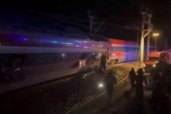 ارتفاع
      عدد
      ضحايا
      تصادم
      قطارين
      فى
      إسبانيا
      إلى
      21
      قتيلا..
      فيديو