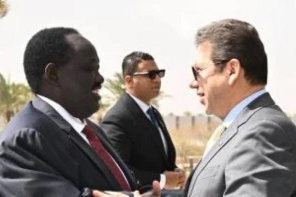 رئيس
      المخابرات
      العامة
      يبحث
      مع
      وفد
      جنوب
      السودان
      تطورات
      الأوضاع
      وملف
      مياه
      النيل