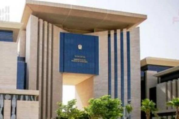 مصر
      تُعيد
      1379
      مواطنا
      من
      ليبيا
      بعد
      تورطهم
      فى
      الهجرة
      غير
      الشرعية..
      بالأرقام