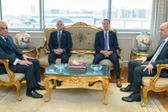 جمبلاط
      يبحث
      مع
      وزير
      الاستثمار
      تعظيم
      الاستفادة
      من
      أراضى
      الإنتاج
      الحربى
