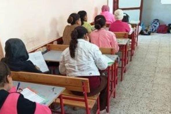 غدا..
انطلاق
امتحانات
آخر
العام
لصفوف
النقل..
والتعليم
توجه
بضبط
اللجان