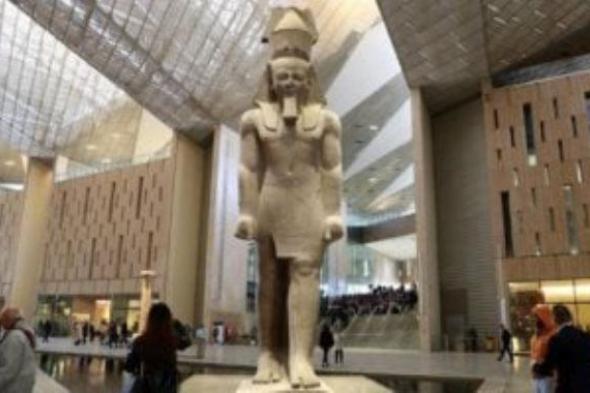 موقع
      أمريكي:
      مصر
      تشهد
      طفرة
      سياحية
      مع
      تدفق
      الآلاف
      لزيارة
      المتحف
      المصري
      الكبير