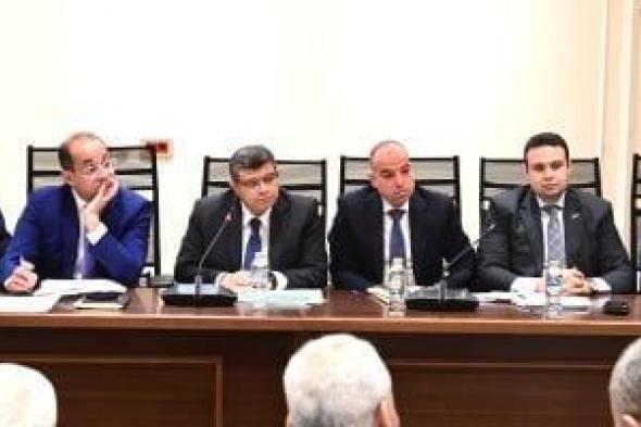 رئيس
      خطة
      النواب
      ينفى
      فرض
      ضريبة
      على
      غاز
      المنازل
      او
      المصانع