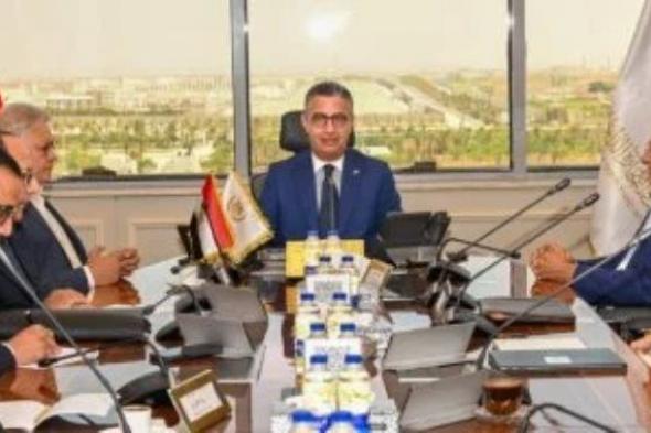 وزير
      التموين:
      تطوير
      منظومة
      توزيع
      السلع
      ضمن
      مشروع
      كارى
      أون