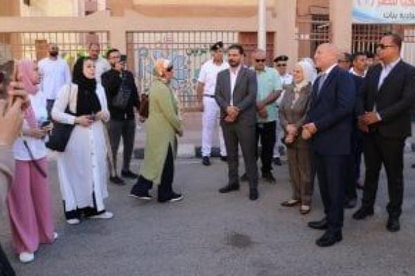 ​محافظ
      القاهرة
      يتفقد
      لجان
      الثانوية
      العامة
      بمدرسة
      تحيا
      مصر..
      صور