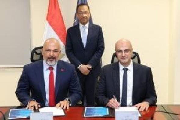 شريحة
      الطفل..
      كل
      ما
      تريد
      معرفته
      عن
      «اطمن
      واطمن
      على
      الآخر»
      لحماية
      الأطفال