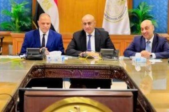 وزير
      التعليم
      يشدد
      على
      التصدي
      لأي
      محاولة
      للإخلال
      بمنظومة
      امتحانات
      الثانوية